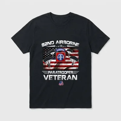 Paratrooper Veteran Flag T-Shirt – 82ND AIRBORNE PARATROOPER VETERAN with flag and parachutes – Classic T-Shirt in Black
