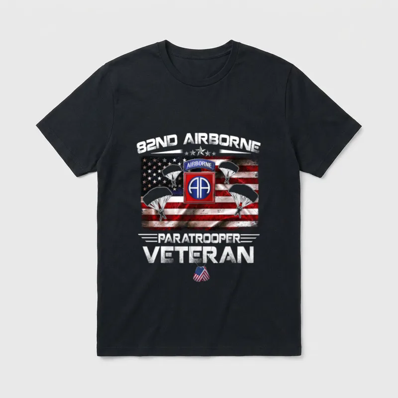 Paratrooper Veteran Flag T-Shirt – 82ND AIRBORNE PARATROOPER VETERAN with flag and parachutes – Classic T-Shirt in Black