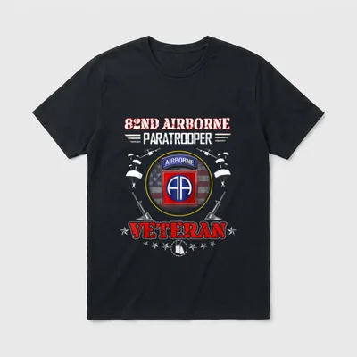 Paratrooper Veteran Military T-Shirt – 82ND AIRBORNE PARATROOPER VETERAN with military insignia – Classic T-Shirt in Black