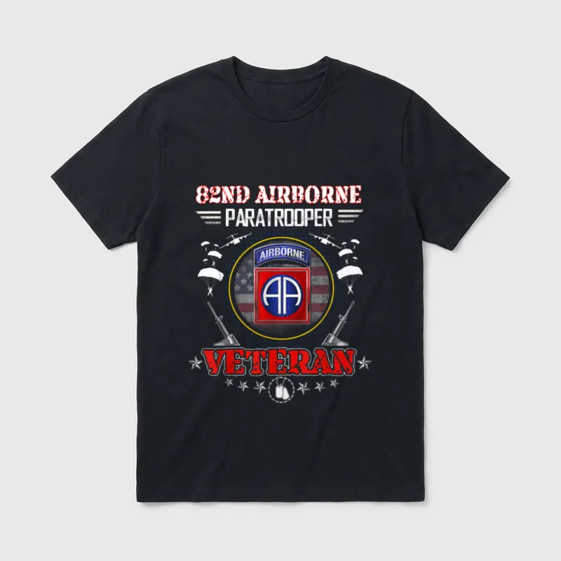 Paratrooper Veteran Military T-Shirt – 82ND AIRBORNE PARATROOPER VETERAN with military insignia – Classic T-Shirt in Black