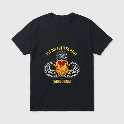 39th Field Artillery Airborne T-Shirt – Classic T-Shirt in Black