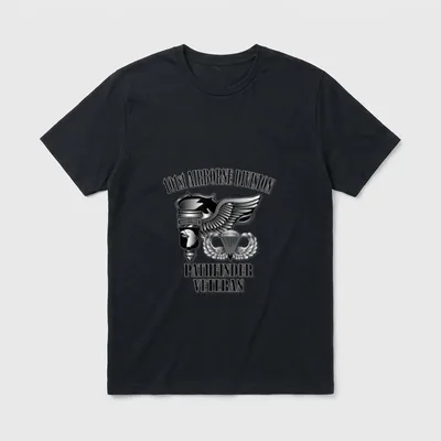 101st Airborne Pathfinder Veteran T-Shirt – Classic T-Shirt in Black