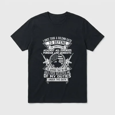 Army Veteran Constitution T-Shirt – Military oath text with soldier and flag surrounded by rifles – Classic T-Shirt in Black