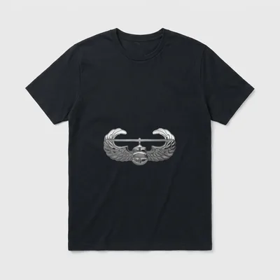 Army Air Assault Badge T-Shirt – Silver Air Assault Badge with wings and helicopter – Classic T-Shirt in Black