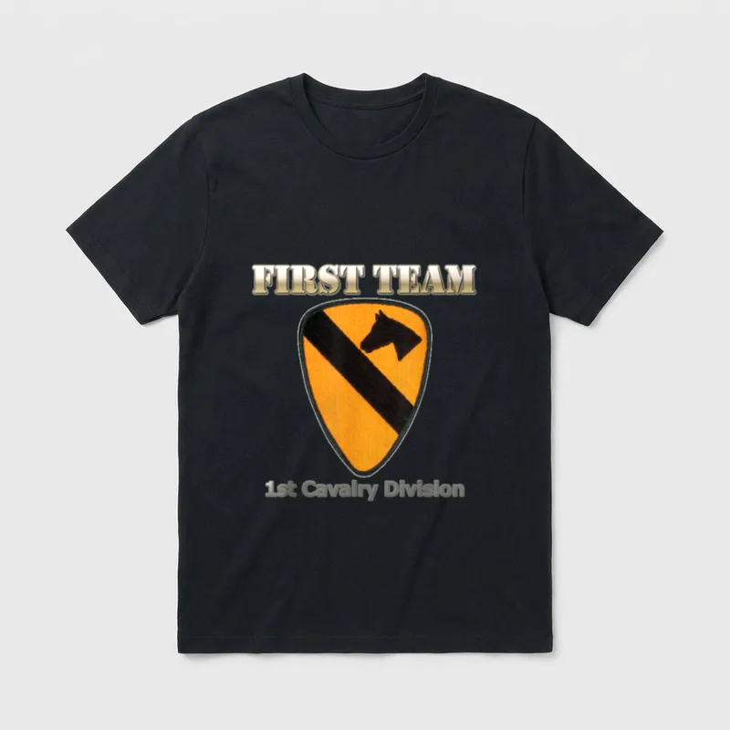 First Team 1st Cav Div T-Shirt – FIRST TEAM and 1st Cavalry Division text with cavalry patch – Classic T-Shirt in Black