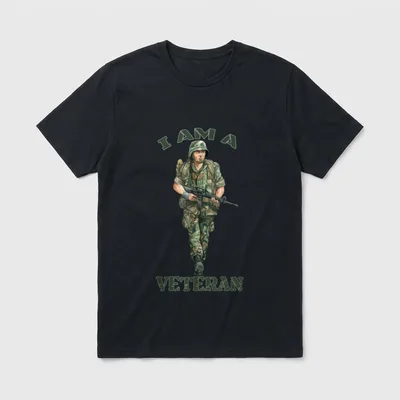 I Am a Veteran Show T-Shirt – Soldier in camo gear holding rifle with I AM A VETERAN text – Classic T-Shirt in Black