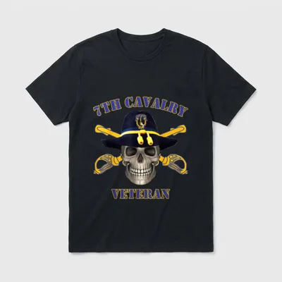 Seventh Cavalry Army Vet T-Shirt – 7TH CAVALRY VETERAN with skull, campaign hat, and gold sabers – Classic T-Shirt in Black