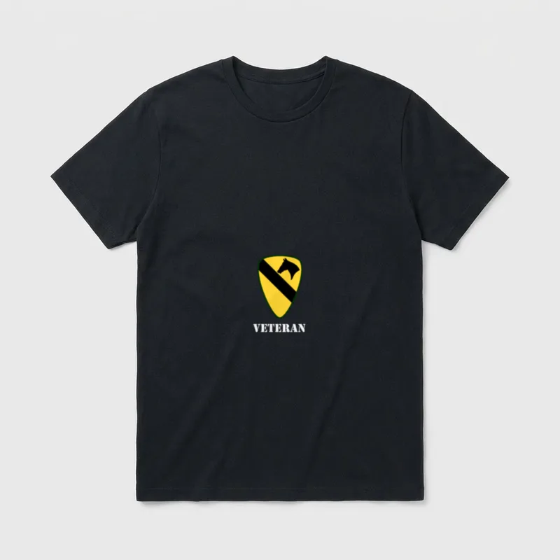 1st CAV Military Veteran T-Shirt – Yellow and black cavalry division shield with VETERAN text – Classic T-Shirt in Black