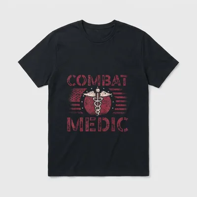 Military Medic Veteran's Day T-Shirt – COMBAT MEDIC text with medical caduceus and stars – Classic T-Shirt in Black