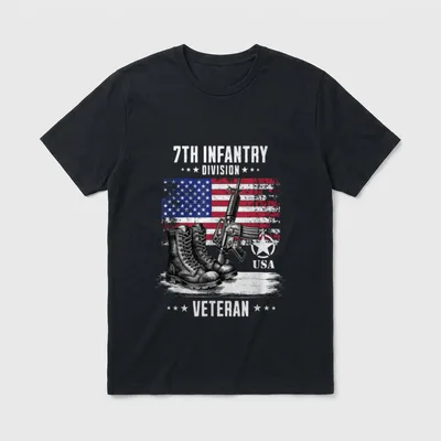 SoldierTees 7th Infantry Division Veteran Distressed T-Shirt – Classic T-Shirt in Black