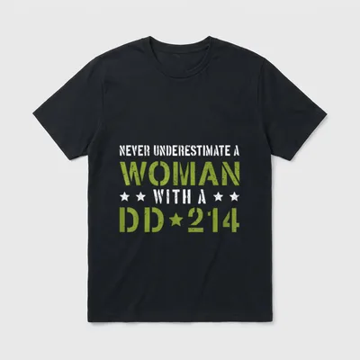Never Underestimate a Woman with Lightweight T-Shirt – Classic T-Shirt in Black