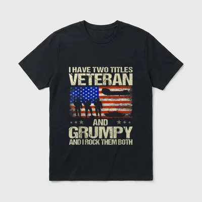 Two Titles Veteran T-Shirt – Classic T-Shirt in Black