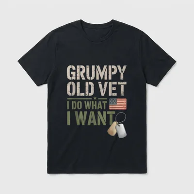 Grumpy Old Vet Veteran Patriotic T-Shirt – GRUMPY OLD VET I DO WHAT I WANT with flag and dog tags – Classic T-Shirt in Black