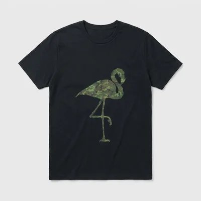 Military Flamingo Camo T-Shirt – Flamingo in military camouflage pattern – Classic T-Shirt in Black