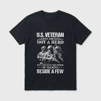 Veteran I Am Not a Hero T-Shirt – Text and three armed soldiers in tactical gear – Classic T-Shirt in Black