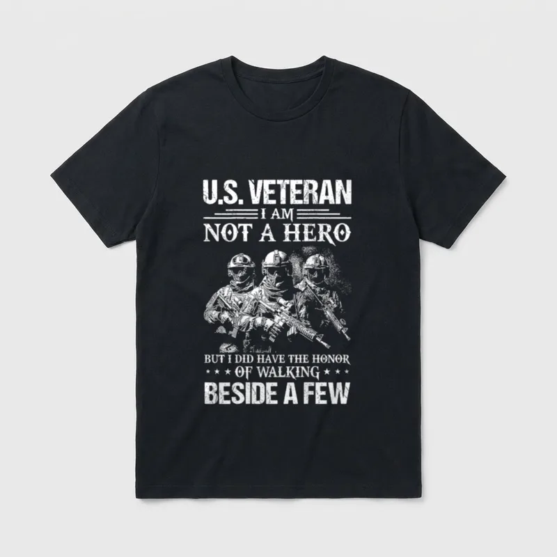 Veteran I Am Not a Hero T-Shirt – Text and three armed soldiers in tactical gear – Classic T-Shirt in Black
