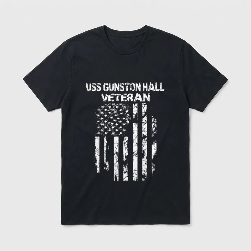 USS Gunston Hall Military Veteran Distressed T-Shirt – Classic T-Shirt in Black