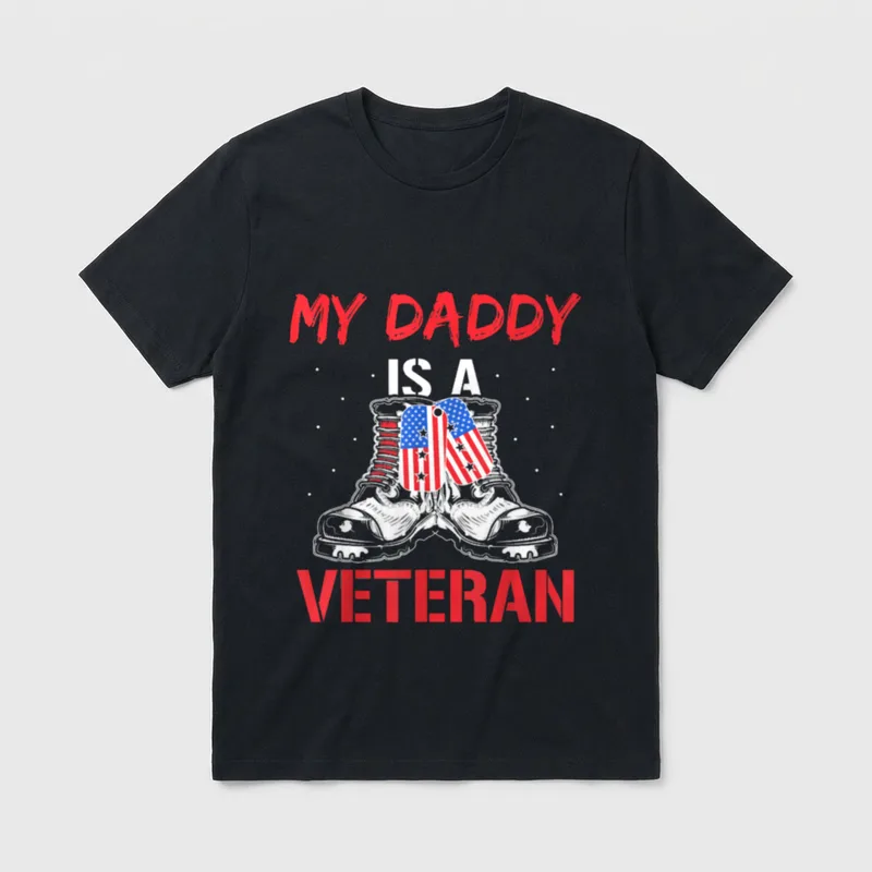 Veteran Dad American Military T-Shirt – MY DADDY IS A VETERAN with boots holding American flag – Classic T-Shirt in Black