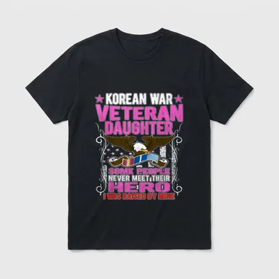 Proud Korean War T-Shirt – Korean War Veteran Daughter text with eagle and ribbon – Classic T-Shirt in Black