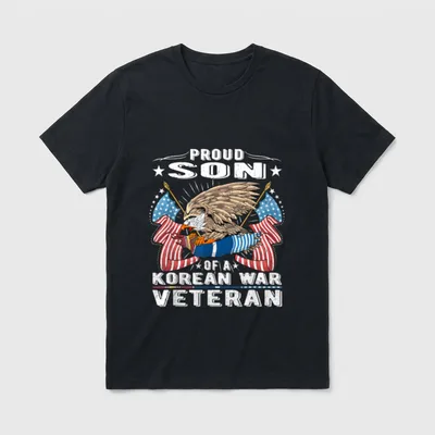 Korean War Veteran Son T-Shirt – Proud Son of a Korean War Veteran text with military eagle – Classic T-Shirt in Black