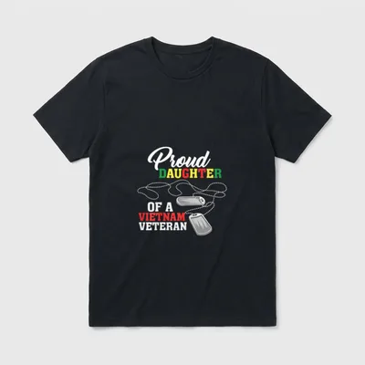 Honorable Service Family Veteran T-Shirt – Proud Daughter of a Vietnam Veteran with dog tags – Classic T-Shirt in Black