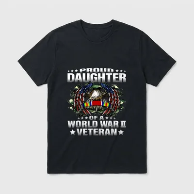 Military Daughter WWII Veteran T-Shirt – Proud Daughter Of A World War II Veteran text with eagle – Classic T-Shirt in Black