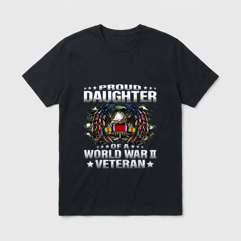Military Daughter WWII Veteran T-Shirt – Proud Daughter Of A World War II Veteran text with eagle – Classic T-Shirt in Black