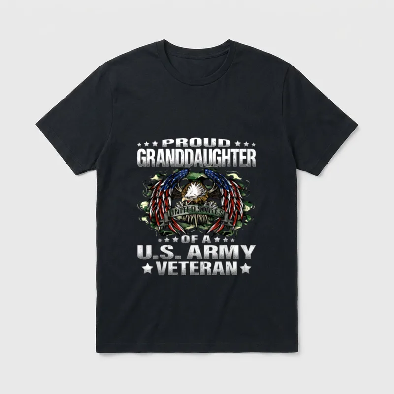 US Army Veteran Granddaughter T-Shirt – Proud Granddaughter of a US Army Veteran – Classic T-Shirt in Black