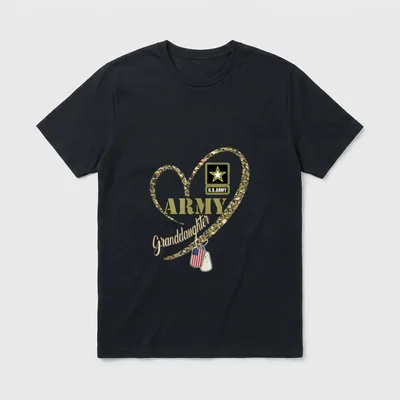 Veteran Granddaughter Heart T-Shirt – Classic T-Shirt in Black