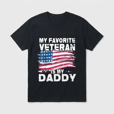 Proud Military Child T-Shirt – My Favorite Veteran is My Daddy with American flag and stars – Classic T-Shirt in Black