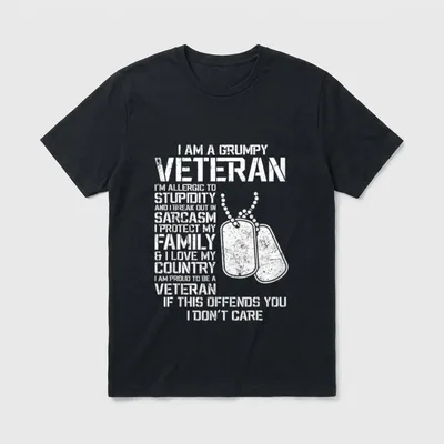 Grumpy Old Veteran Dad T-Shirt – I am a grumpy veteran with dog tags and sarcasm text – Classic T-Shirt in Black