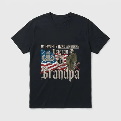 82nd Airborne Division Veteran T-Shirt – Text: My Favorite 82nd Airborne Veteran Is My Grandpa – Classic T-Shirt in Black