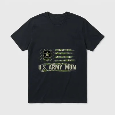 Army Mom Camo American Flag T-Shirt – U.S. ARMY MOM in camo lettering with military badge – Classic T-Shirt in Black