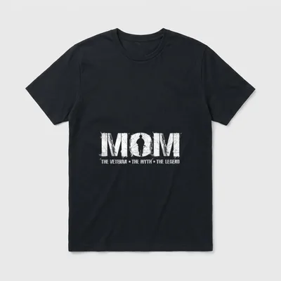 Veteran Mom The Legend T-Shirt – MOM THE VETERAN THE MYTH THE LEGEND with soldier silhouette – Classic T-Shirt in Black