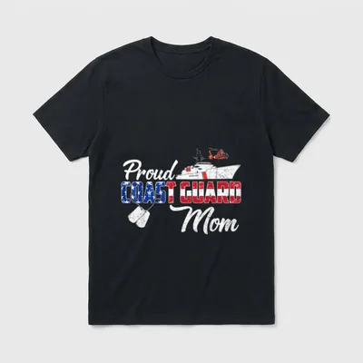 Proud Coast Guard Mom T-Shirt – Proud COAST GUARD Mom with flag-patterned letters – Classic T-Shirt in Black