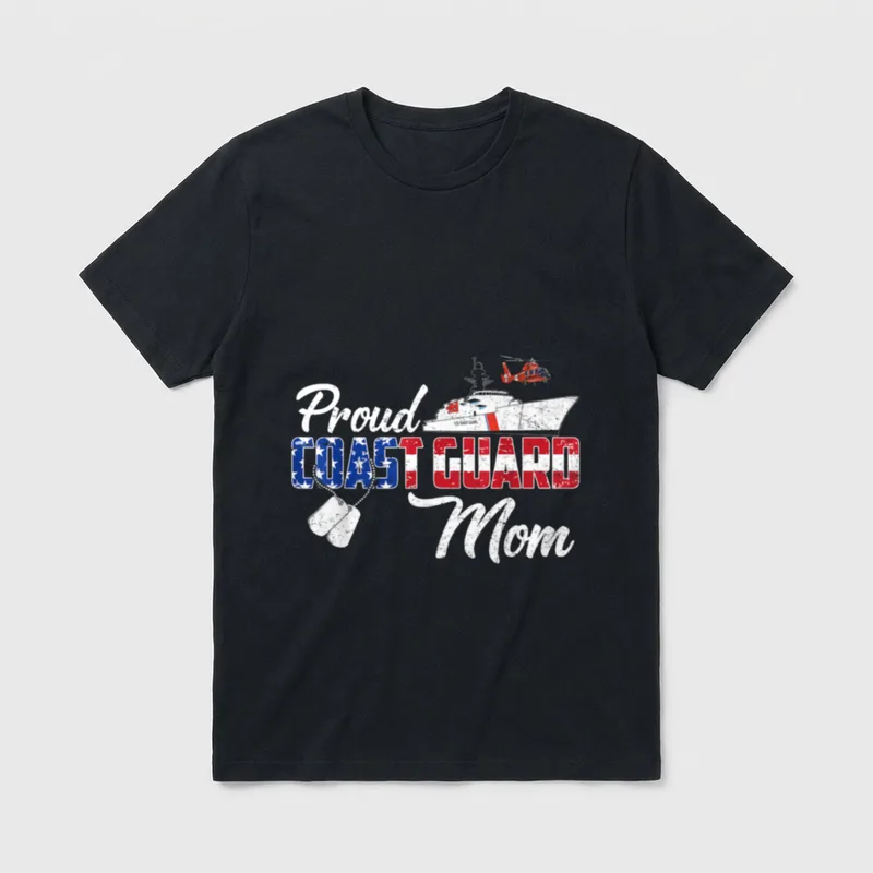Proud Coast Guard Mom T-Shirt – Proud COAST GUARD Mom with flag-patterned letters – Classic T-Shirt in Black