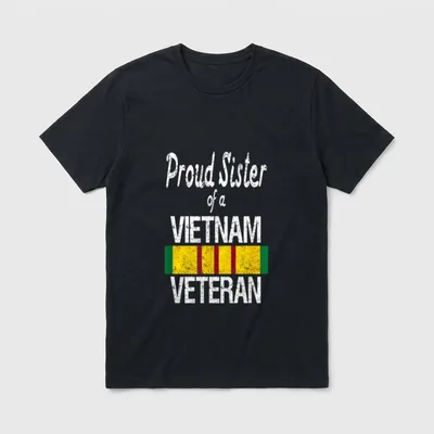 Military Family Sister T-Shirt – Proud Sister of a VIETNAM VETERAN with service medal ribbon – Classic T-Shirt in Black