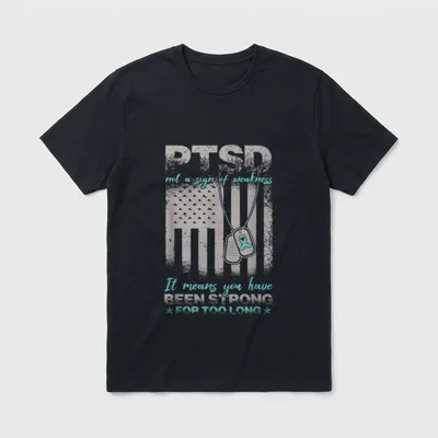 PTSD Awareness Veteran Powerful T-Shirt – PTSD text with dog tags and flag pattern – Classic T-Shirt in Black