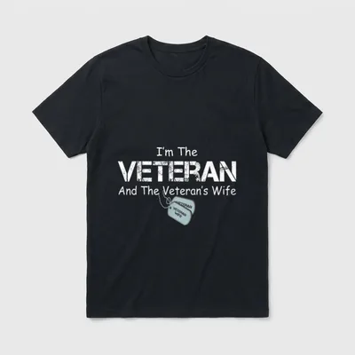 Military Veteran and Wife T-Shirt – I'm The VETERAN And The Veteran's Wife with dog tags – Classic T-Shirt in Black