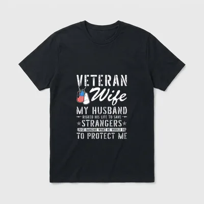 Army Wife Veteran Husband T-Shirt – Text reading Veteran Wife and My Husband with dog tags – Classic T-Shirt in Black