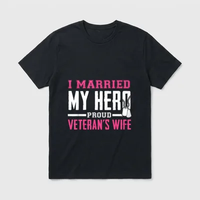 Military Wife Hero T-Shirt – I MARRIED MY HERO PROUD VETERAN'S WIFE with dog tags – Classic T-Shirt in Black
