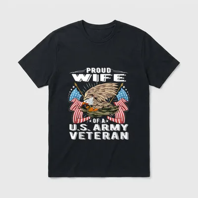 Military Vet's Spouse Veteran T-Shirt – PROUD WIFE OF A U.S. ARMY VETERAN with eagle and flags – Classic T-Shirt in Black