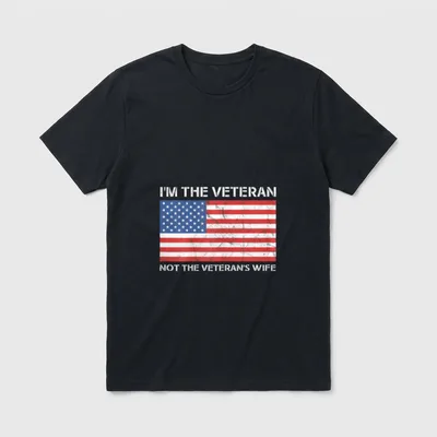 Female American Pride Veteran T-Shirt – I'M THE VETERAN NOT THE VETERAN'S WIFE with American flag – Classic T-Shirt in Black