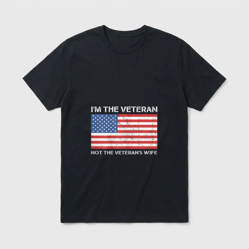 Female American Pride Veteran T-Shirt – I'M THE VETERAN NOT THE VETERAN'S WIFE with American flag – Classic T-Shirt in Black