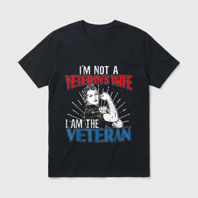 I'm Not a Veteran's Wife Perfect T-Shirt – Classic T-Shirt in Black