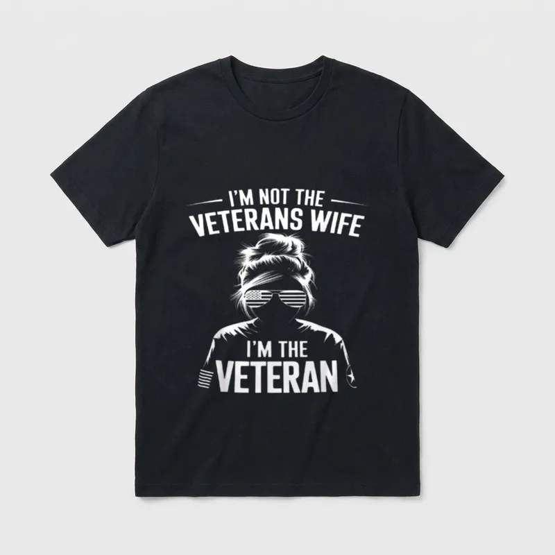Woman Veteran Shirt T-Shirt – Silhouette of female veteran with bun hair and flag sunglasses – Classic T-Shirt in Black