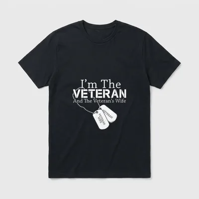 Women Veteran Patriotic T-Shirt – I'm The VETERAN And The Veteran's Wife with military dog tags – Classic T-Shirt in Black