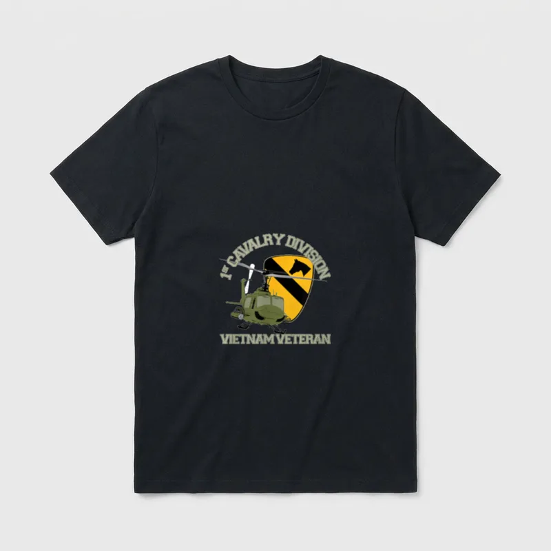 UH1 Gunship Vietnam Vet T-Shirt – Classic T-Shirt in Black