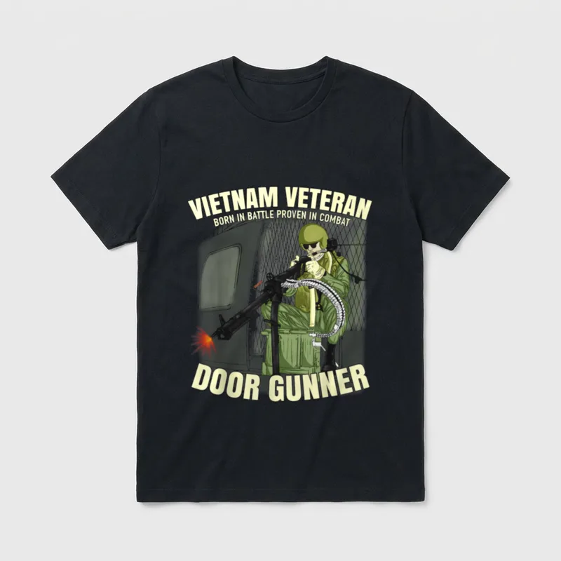 Helicopter Door Gunner Vietnam T-Shirt – Classic T-Shirt in Black