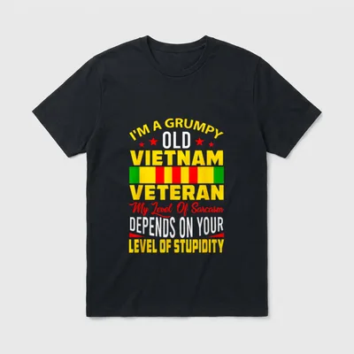 Vietnam Veteran Retirement T-Shirt – Grumpy old Vietnam veteran sarcasm message with war ribbon – Classic T-Shirt in Black